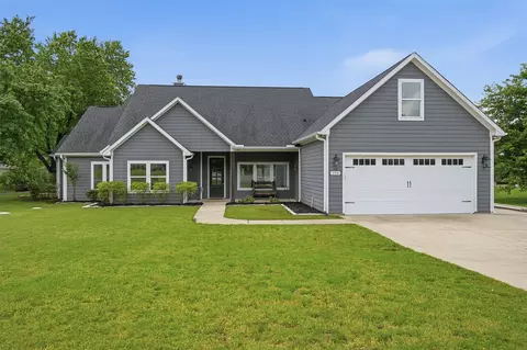 206 Modoc Trl, Lake Kiowa, TX 76240