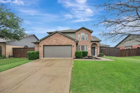 102 Lakeway Ln, Justin, TX 76247