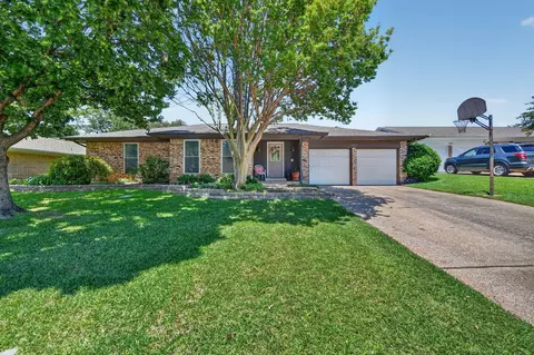 4043 Glenbrook Dr, Arlington, TX 76015