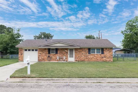 3806 Country Side Dr, Brownwood, TX 76801