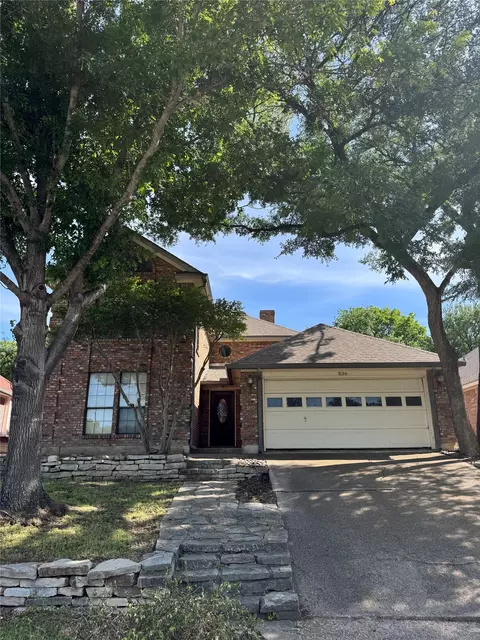 836 Lombardy Ct, Fort Worth, TX 76112