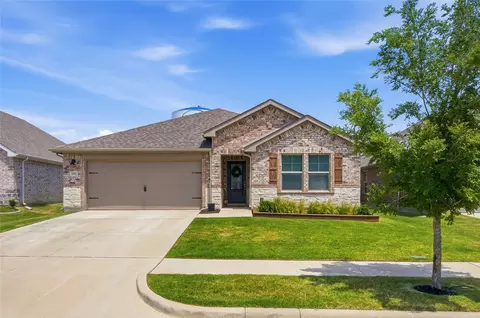 1501 Pleasant Knoll Trl, Aubrey, TX 76227