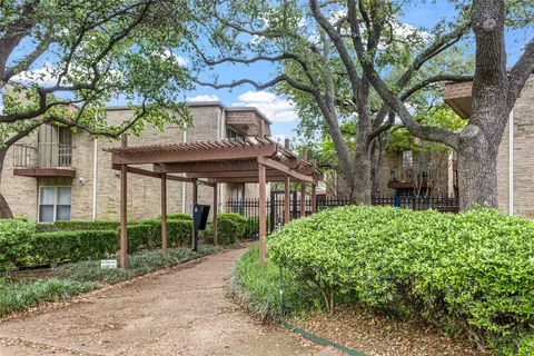5916 Birchbrook Dr #129, Dallas, TX 75206