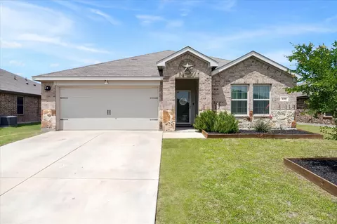 405 Rusted Rail Dr, Royse City, TX 75189