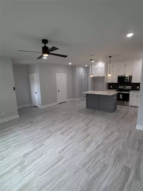 Living - 1003 Grandbury St, Cleburne, TX 76033 photo 1 of 1
