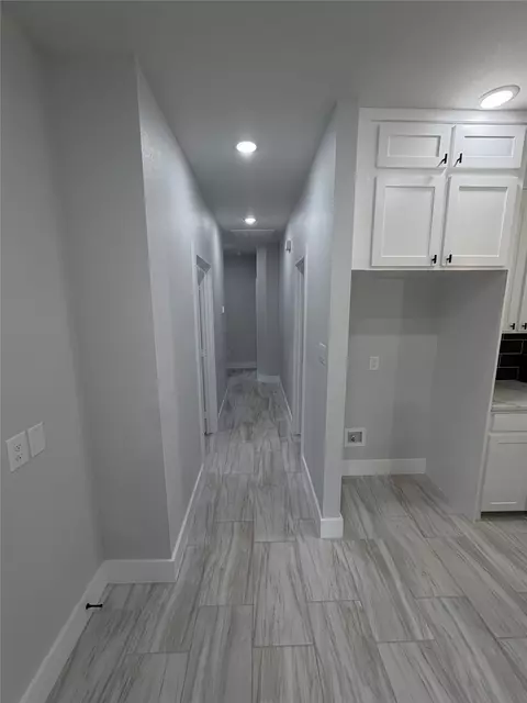 Entry Way - 1003 Grandbury St, Cleburne, TX 76033 photo 1 of 1