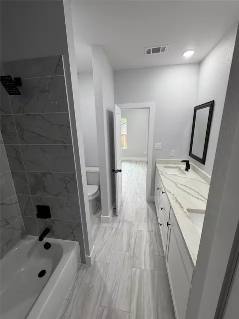Bath - 1003 Grandbury St, Cleburne, TX 76033 photo 1 of 2