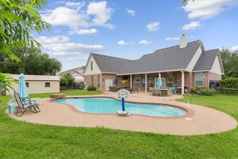 Exterior - 5616 Landsdown Dr, Waco, TX 76708 photo 7 of 9