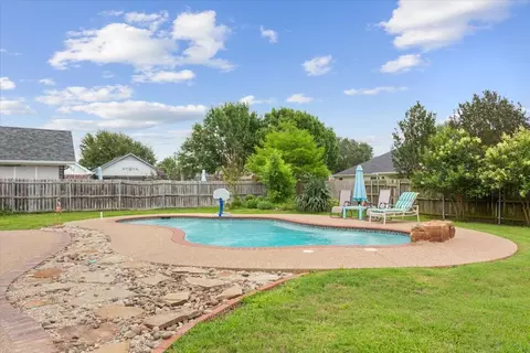 Exterior - 5616 Landsdown Dr, Waco, TX 76708 photo 5 of 9