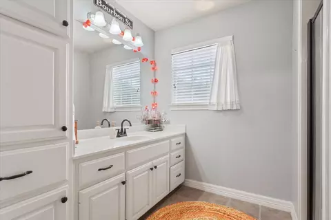 Bath - 5616 Landsdown Dr, Waco, TX 76708 photo 5 of 5