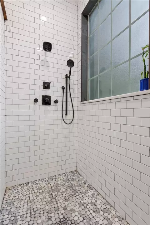 Bath - 5616 Landsdown Dr, Waco, TX 76708 photo 3 of 5