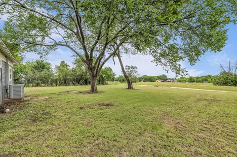 Exterior - 620 Washington St, Mcgregor, TX 76657 photo 3 of 4
