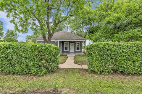 Exterior - 620 Washington St, Mcgregor, TX 76657 photo 1 of 4