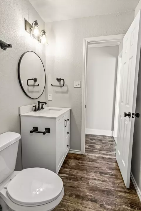 Bath - 2040 Comal St, Waco, TX 76708 photo 5 of 5