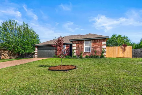 Exterior - 2040 Comal St, Waco, TX 76708 photo 2 of 11