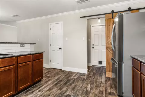 Entry Way - 2040 Comal St, Waco, TX 76708 photo 2 of 3