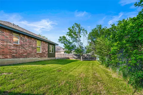 Exterior - 2040 Comal St, Waco, TX 76708 photo 6 of 11