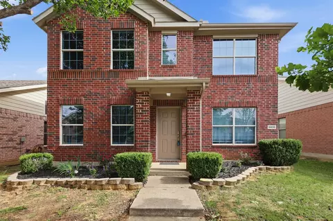 8905 Wayne St, Cross Roads, TX 76227