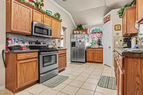 Kitchen - 406 Northgate Dr, Terrell, TX 75160 photo 3 of 3