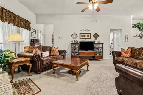 Living - 406 Northgate Dr, Terrell, TX 75160 photo 2 of 4