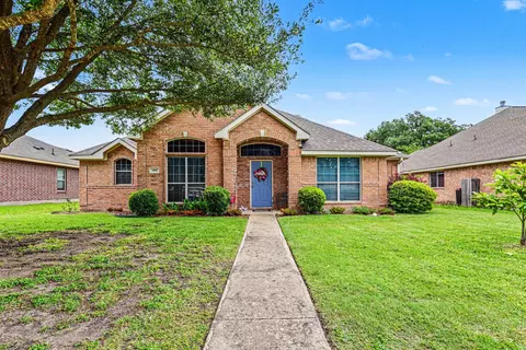 406 Northgate Dr, Terrell, TX 75160