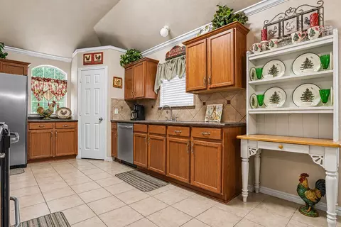Kitchen - 406 Northgate Dr, Terrell, TX 75160 photo 1 of 3