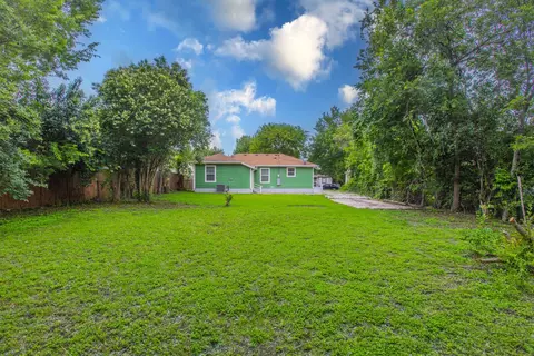 Exterior - 2816 Summer Ave, Waco, TX 76708 photo 2 of 2