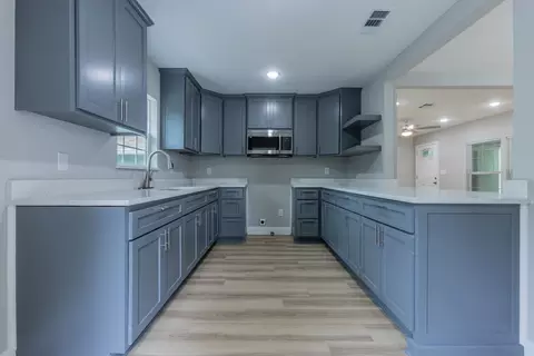 Kitchen - 2816 Summer Ave, Waco, TX 76708 photo 2 of 2