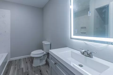 Bath - 2816 Summer Ave, Waco, TX 76708 photo 2 of 2
