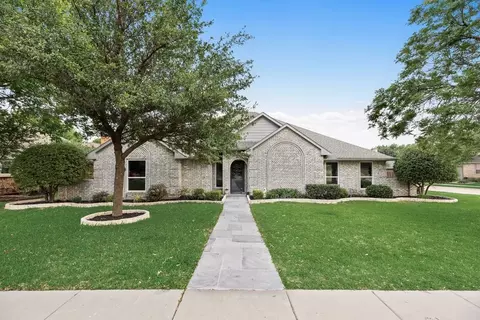 2100 Antibes Dr, Carrollton, TX 75006