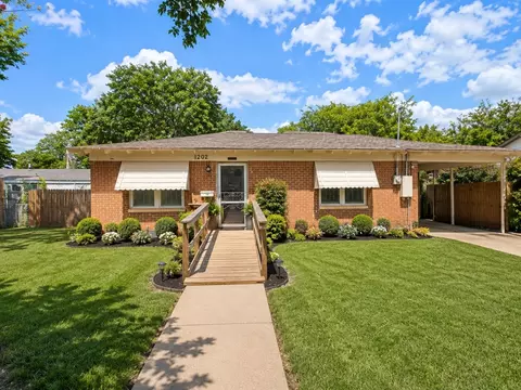 1202 Sunnyside Ave, Cockrell Hill, TX 75211