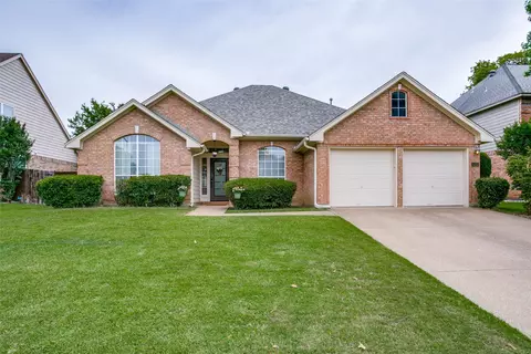 5217 Shadow Glen Dr, Grapevine, TX 76051