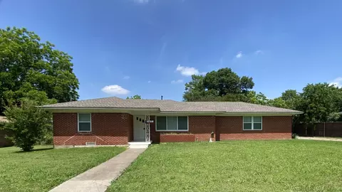 1617 Blackhawk Ln, Garland, TX 75043