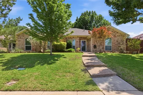 1220 Dark Forest Dr, Lewisville, TX 75067