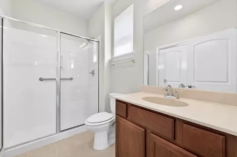 Bath - 9508 Rivercrest Dr, Denton, TX 76207 photo 3 of 4