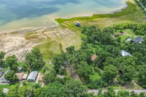 2431 E Lake Dr, Weatherford, TX 76087