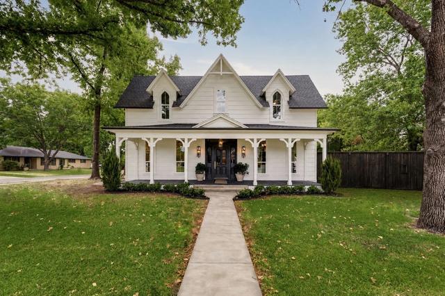 300 E Division St, Pilot Point, TX 76258