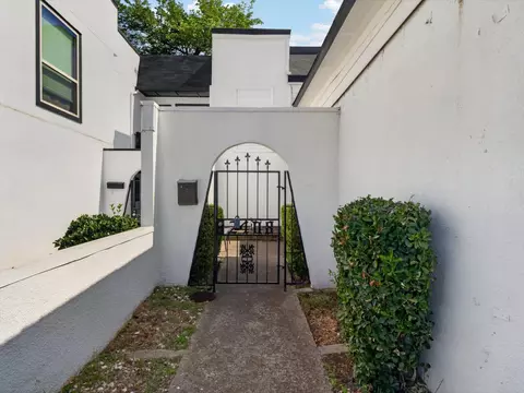 2408 Las Brisas St, Fort Worth, TX 76119