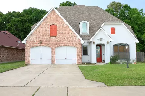 9039 Mitcham St, Shreveport, LA 71106