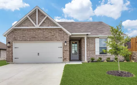 500 Lakeway Ln, Justin, TX 76247