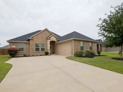 510 Woodhaven Dr, Waxahachie, TX 75165