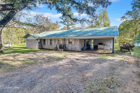 135 Poverty Pt, Doyline, LA 71023