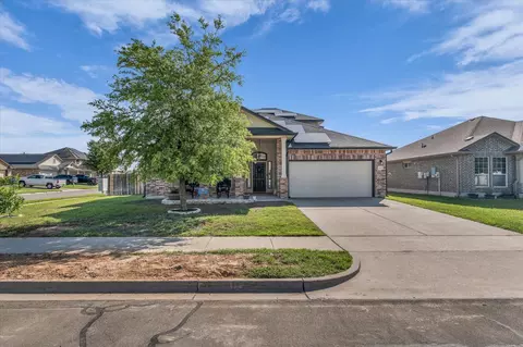 9453 Centennial Dr, Waco, TX 76708