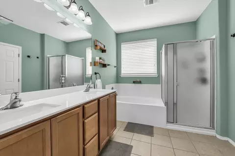 Bath - 9453 Centennial Dr, Waco, TX 76708 photo 4 of 6