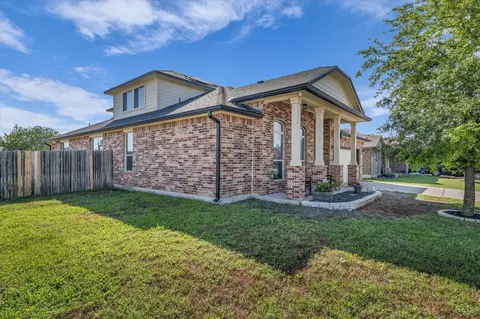 Exterior - 9453 Centennial Dr, Waco, TX 76708 photo 6 of 9