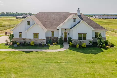 2011 Feather Ln, Weatherford, TX 76088