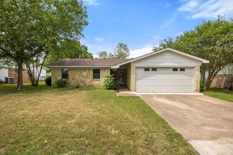 606 Nancy Dr, Glen Rose, TX 76043