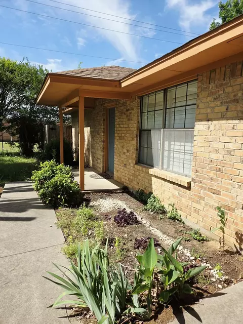 722 S Church St, Pilot Point, TX 76258