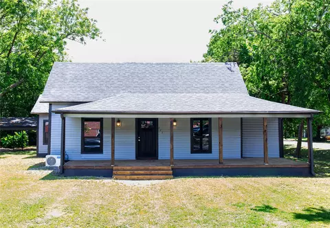 223 E Shreveport St, Van Alstyne, TX 75495