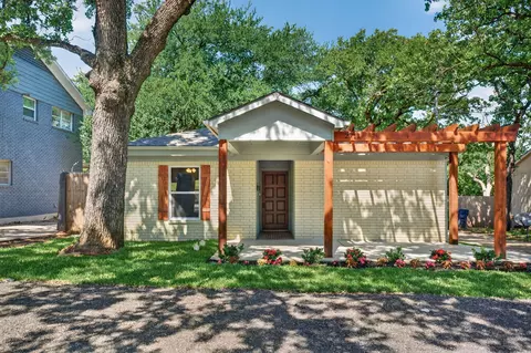 2711 N Locust St, Denton, TX 76209